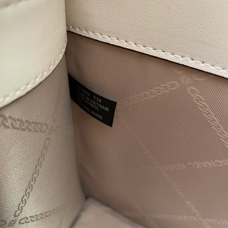 All categories Official website "Brand Women's Bags" Women's Bags 💙 MK replica MK, fine imitation MK bag, MK shoulder bag, 2023 official latest version MK cowhide crossbody bag, bag factory, original material, size: 23-16-8CM